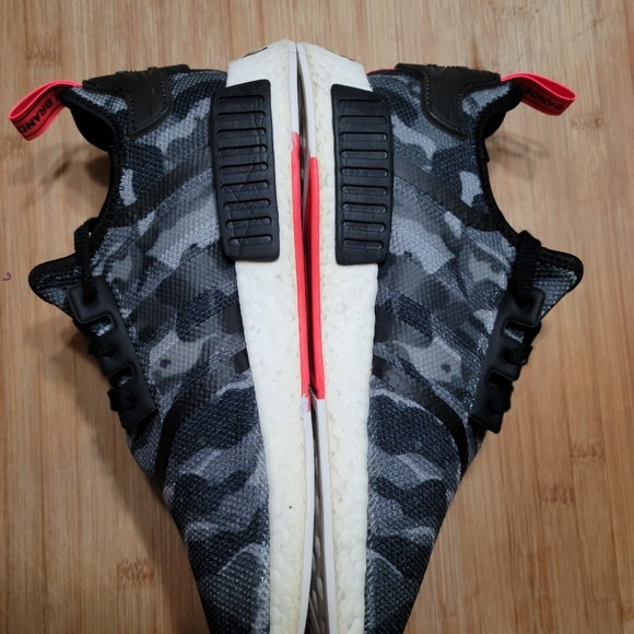 Adidas NMD R1 - Picture 2 of 5